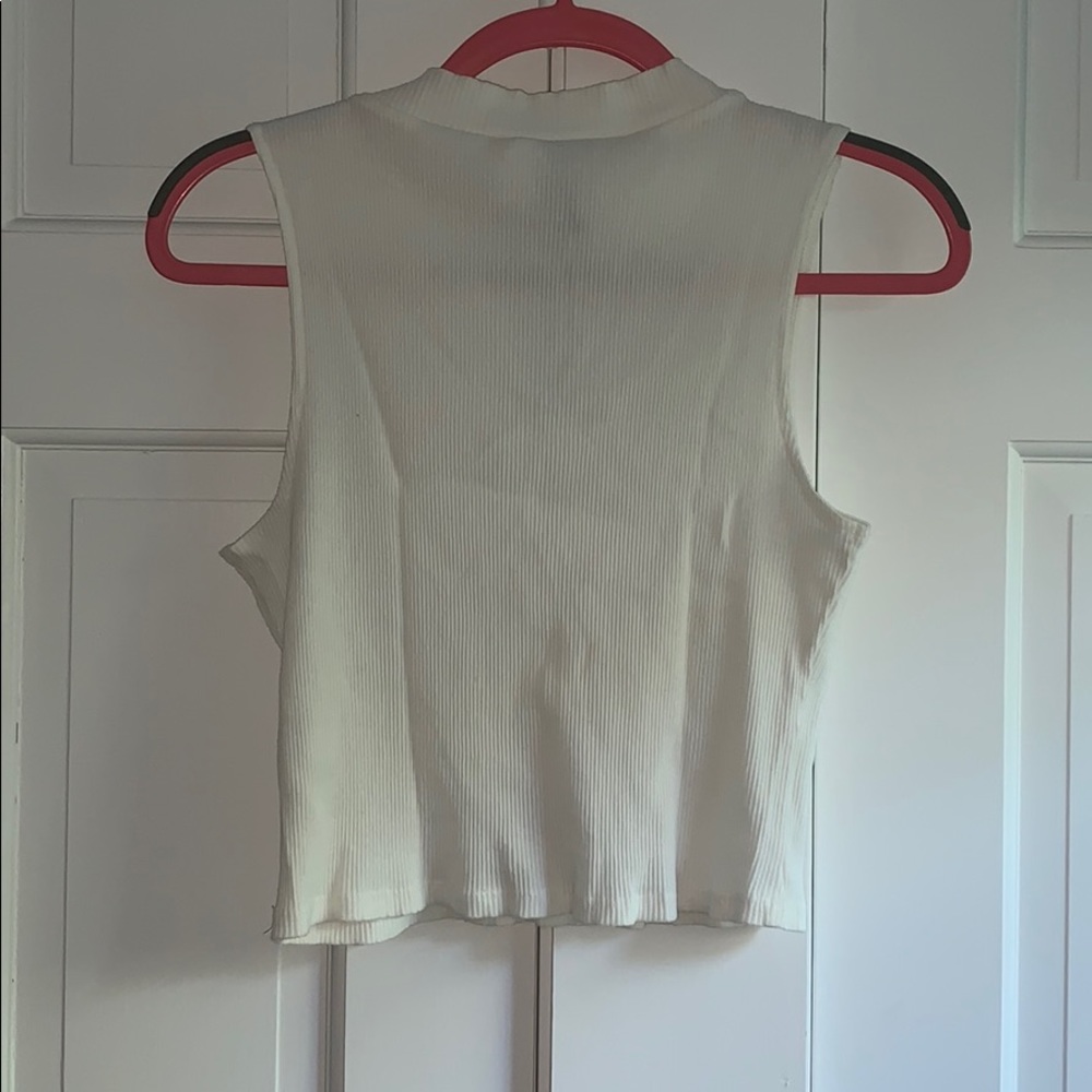 Croptop. - Picture 2 of 2
